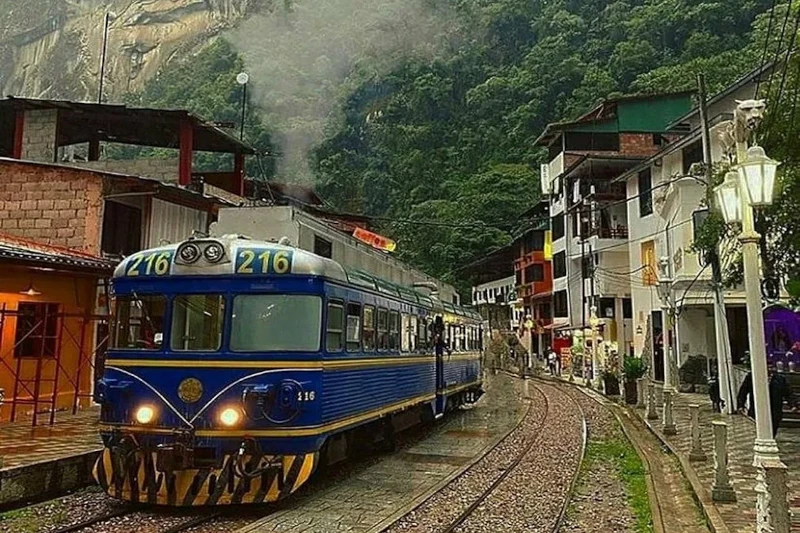 Cusco to Aguas Calientes by train
